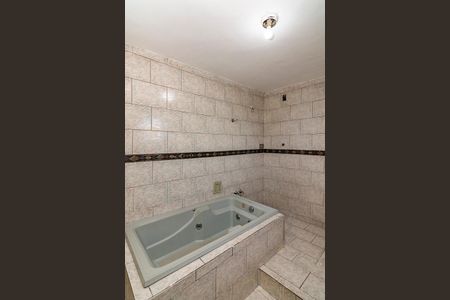 Casa à venda com 360m², 4 quartos e 2 vagasBanheiro da Suíte