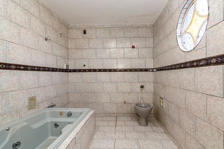 Casa à venda com 360m², 4 quartos e 2 vagasBanheiro da Suíte