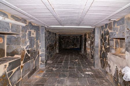 Casa à venda com 360m², 4 quartos e 2 vagasPorão 1