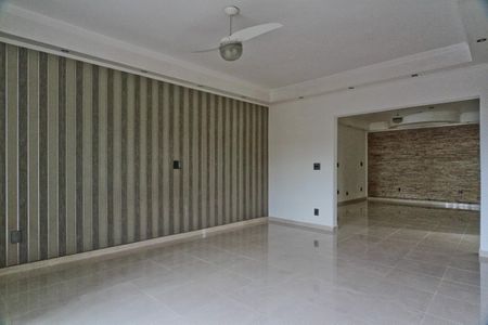 Casa para alugar com 211m², 3 quartos e 2 vagasSala