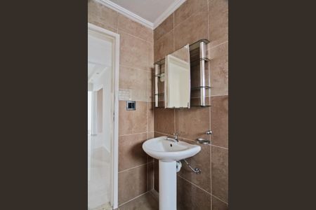 Casa para alugar com 211m², 3 quartos e 2 vagasBanheiro