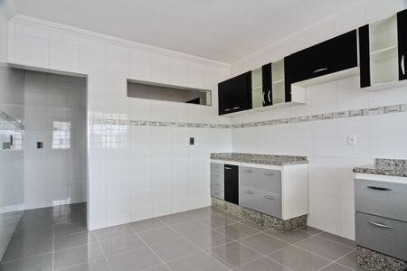 Casa para alugar com 211m², 3 quartos e 2 vagasCozinha