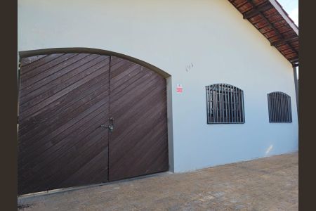 Casa à venda com 209m², 4 quartos e 6 vagasFachada
