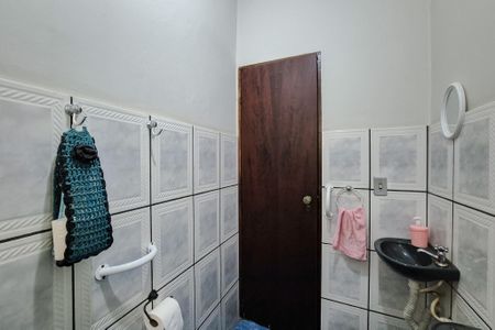 Casa à venda com 213m², 4 quartos e 2 vagas Casa à venda com 213m², 4 quartos e 2 vagasBanheiro Social 2