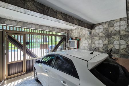 Casa à venda com 213m², 4 quartos e 2 vagas Casa à venda com 213m², 4 quartos e 2 vagasGaragem