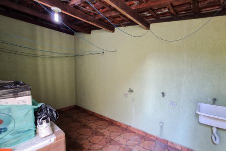 Casa à venda com 213m², 4 quartos e 2 vagas Casa à venda com 213m², 4 quartos e 2 vagasÁrea de Serviço