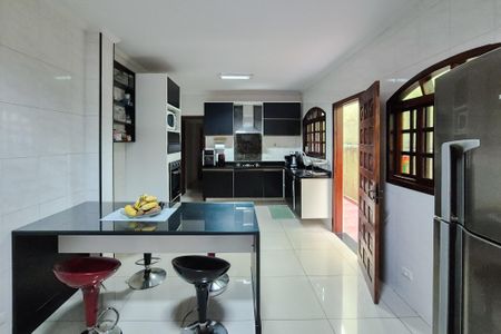 Casa à venda com 213m², 4 quartos e 2 vagas Casa à venda com 213m², 4 quartos e 2 vagasCozinha