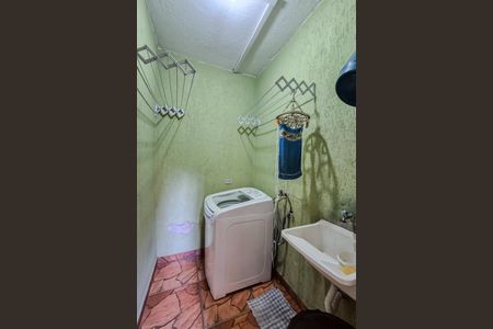 Casa à venda com 213m², 4 quartos e 2 vagas Casa à venda com 213m², 4 quartos e 2 vagasÁrea de Serviço