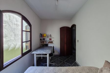 Casa à venda com 213m², 4 quartos e 2 vagas Casa à venda com 213m², 4 quartos e 2 vagasQuarto 1
