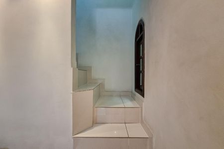 Casa à venda com 213m², 4 quartos e 2 vagas Casa à venda com 213m², 4 quartos e 2 vagascorredor