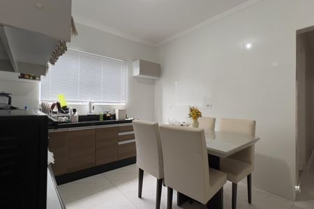 Casa para alugar com 100m², 2 quartos e 1 vagaCozinha