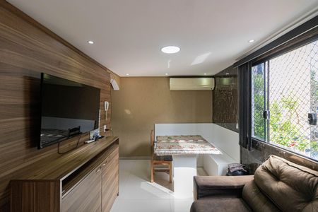 Sala de apartamento para alugar com 2 quartos, 44m² em Vila Jacuí, São Paulo