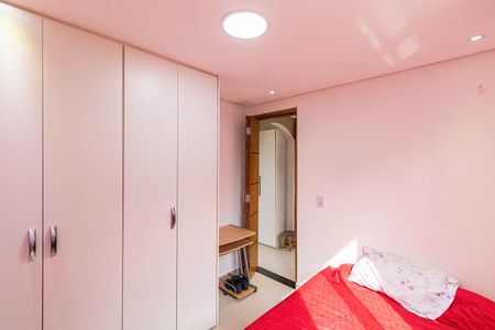 Quarto 1 de apartamento para alugar com 2 quartos, 44m² em Vila Jacuí, São Paulo