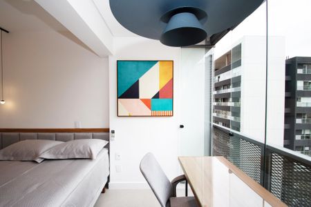 Studio para alugar com 32m², 1 quarto e sem vagavaranda mesa 