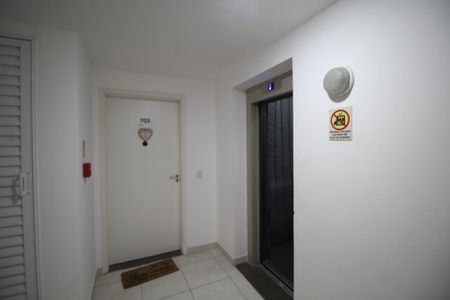 Apartamento para alugar com 65m², 3 quartos e 1 vagaCorredor