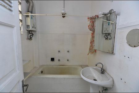 Apartamento à venda com 70m², 2 quartos e sem vaga Apartamento à venda com 70m², 2 quartos e sem vagaBanheiro