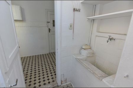 Apartamento à venda com 70m², 2 quartos e sem vaga Apartamento à venda com 70m², 2 quartos e sem vagaÁrea de Serviço