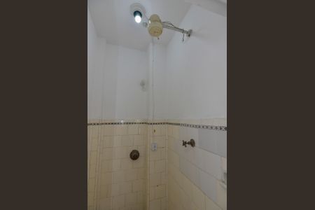 Apartamento à venda com 70m², 2 quartos e sem vaga Apartamento à venda com 70m², 2 quartos e sem vagaBanheiro de Serviço