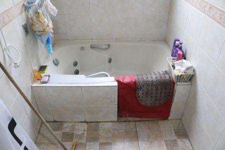 Casa à venda com 188m², 3 quartos e 2 vagasBanheiro 2