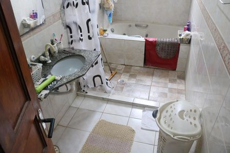 Casa à venda com 188m², 3 quartos e 2 vagasBanheiro 2