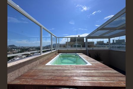 Apartamento à venda com 180m², 4 quartos e 2 vagas Apartamento à venda com 180m², 4 quartos e 2 vagasTerraço