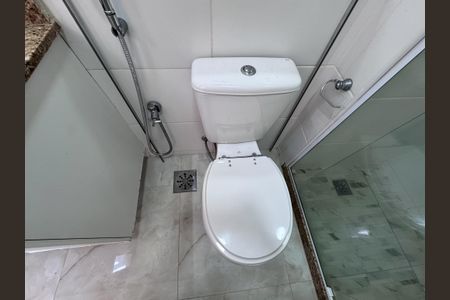 Apartamento à venda com 180m², 4 quartos e 2 vagas Apartamento à venda com 180m², 4 quartos e 2 vagasBanheiro Social