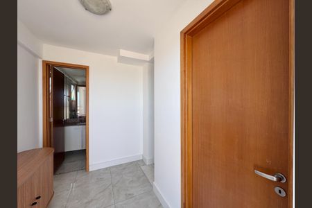 Apartamento à venda com 180m², 4 quartos e 2 vagas Apartamento à venda com 180m², 4 quartos e 2 vagasAcesso Segundo Andar