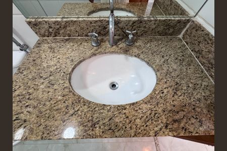 Apartamento à venda com 180m², 4 quartos e 2 vagas Apartamento à venda com 180m², 4 quartos e 2 vagasSuíte - Banheiro