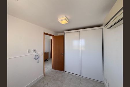 Apartamento à venda com 180m², 4 quartos e 2 vagas Apartamento à venda com 180m², 4 quartos e 2 vagasQuarto 3