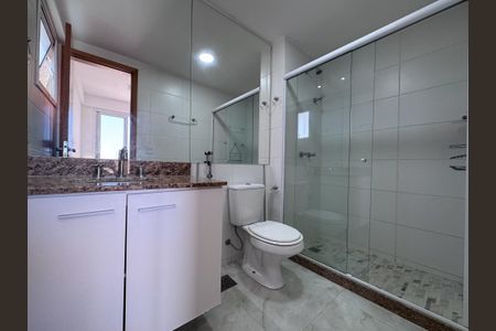Apartamento à venda com 180m², 4 quartos e 2 vagas Apartamento à venda com 180m², 4 quartos e 2 vagasBanheiro Social