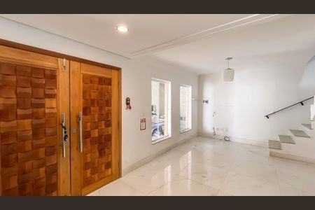 Casa para alugar com 115m², 2 quartos e 2 vagas Casa para alugar com 115m², 2 quartos e 2 vagasSala