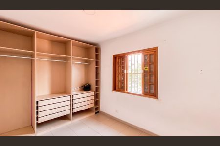 Casa para alugar com 115m², 2 quartos e 2 vagas Casa para alugar com 115m², 2 quartos e 2 vagasQuarto 1