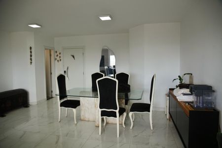 Apartamento para alugar com 180m², 3 quartos e 3 vagasSala
