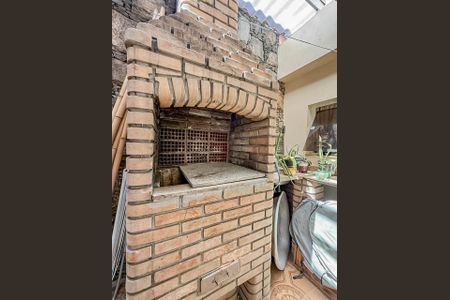 Casa à venda com 150m², 3 quartos e 2 vagas Casa à venda com 150m², 3 quartos e 2 vagasChurrasqueira