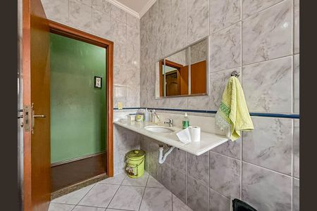 Casa à venda com 150m², 3 quartos e 2 vagas Casa à venda com 150m², 3 quartos e 2 vagasBanheiro Social