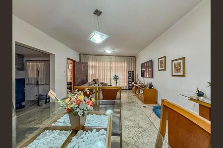 Sala de casa à venda com 3 quartos, 150m² em Jardim Patente, São Paulo