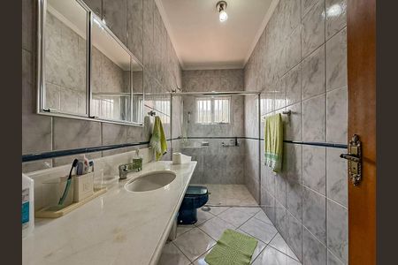 Casa à venda com 150m², 3 quartos e 2 vagas Casa à venda com 150m², 3 quartos e 2 vagasBanheiro Social