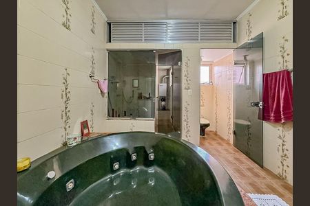 Casa à venda com 150m², 3 quartos e 2 vagas Casa à venda com 150m², 3 quartos e 2 vagasBanheiro da Suíte