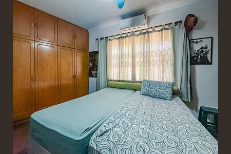 Casa à venda com 150m², 3 quartos e 2 vagas Casa à venda com 150m², 3 quartos e 2 vagasQuarto 1