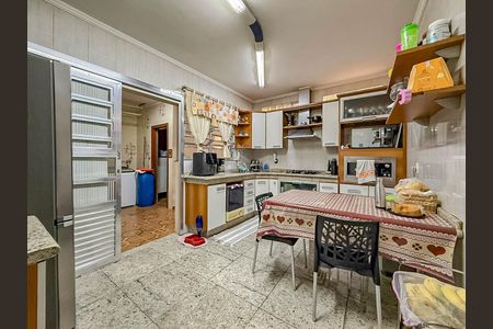 Cozinha de casa à venda com 3 quartos, 150m² em Jardim Patente, São Paulo