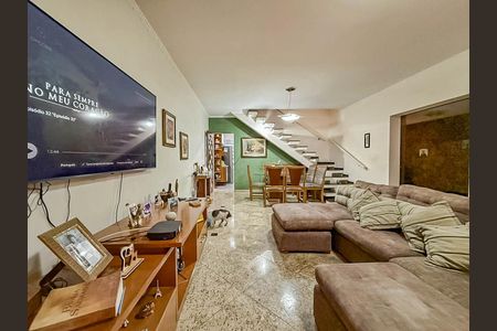 Casa à venda com 150m², 3 quartos e 2 vagas Casa à venda com 150m², 3 quartos e 2 vagasSala