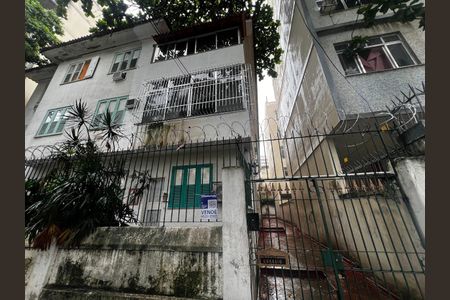 Apartamento à venda com 125m², 3 quartos e sem vaga Apartamento à venda com 125m², 3 quartos e sem vagaFachada