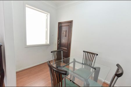 Apartamento à venda com 125m², 3 quartos e sem vaga Apartamento à venda com 125m², 3 quartos e sem vagaSala