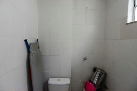 Apartamento para alugar com 100m², 2 quartos e 1 vaga Apartamento para alugar com 100m², 2 quartos e 1 vagaBanheiro de Serviço