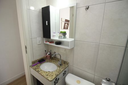 Casa à venda com 90m², 3 quartos e 2 vagasBanheiro