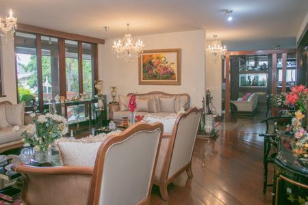 Casa à venda com 5 quartos, 1620m² em Comiteco, Belo Horizonte