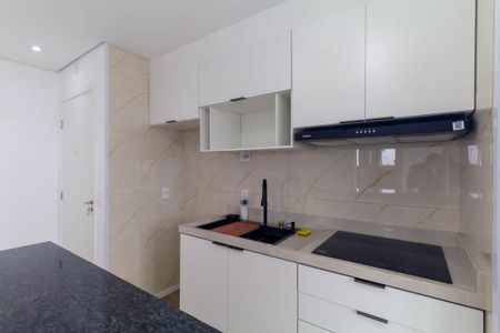 Cozinha de apartamento para alugar com 2 quartos, 39m² em Vila Tolstoi, São Paulo