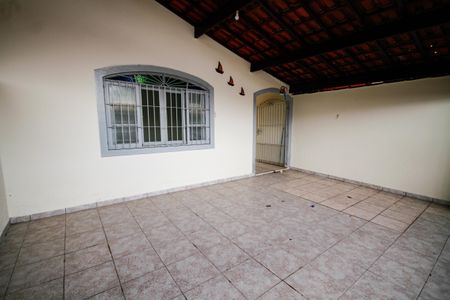 Garagem de casa para alugar com 2 quartos, 110m² em Vilamar, Praia Grande
