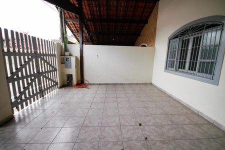 Garagem de casa para alugar com 2 quartos, 110m² em Vilamar, Praia Grande