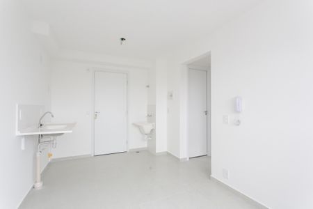 Sala / Cozinha de apartamento para alugar com 2 quartos, 32m² em Vila Minerva, São Paulo